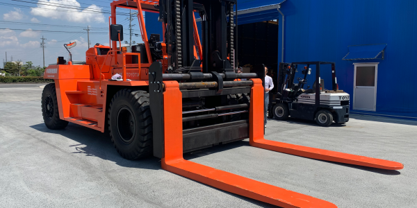 TOYOTA：24tリフト – 岡重機産業有限会社